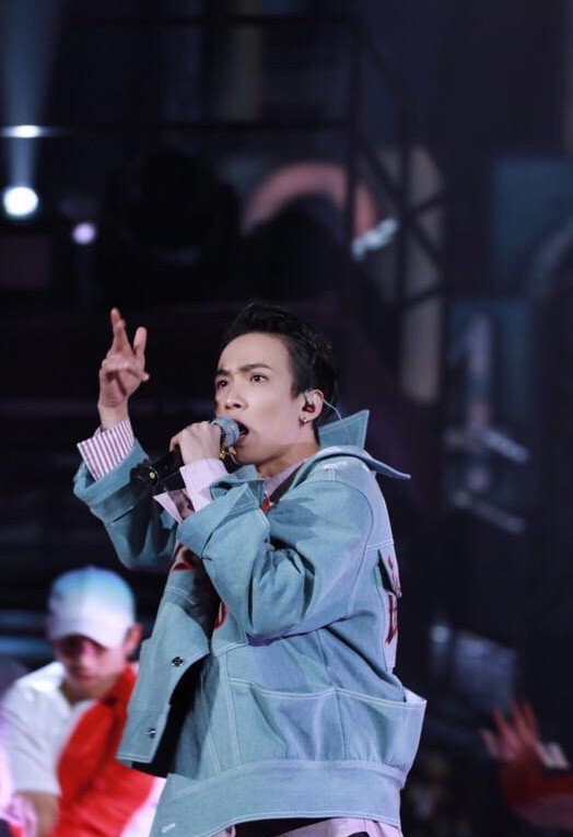 7a9c7569gy1fmrmvaona4j20es0m8ae6