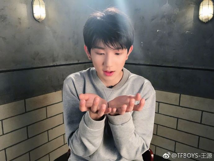 a7a0d747ly1fk2m1i6kc3j20zk0qo41l