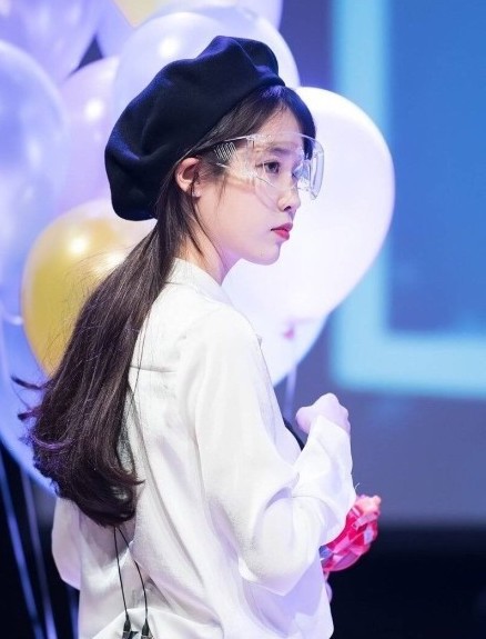 b589d998gy1fmkuy98etnj20c80icwfr