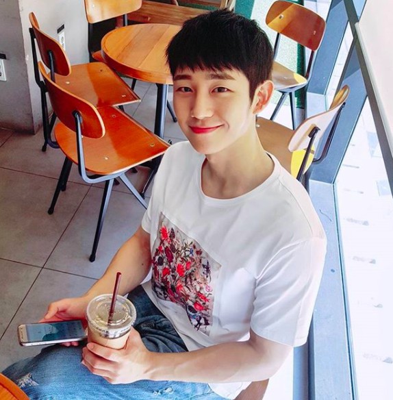 螢幕快照 2018-01-10 上午11.42.08