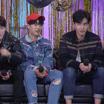 55500a54gy1fninp6ovfng209h09i7wh