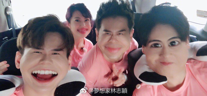 5fe0e4fbly1fnxppln1n1j21kw0qa491