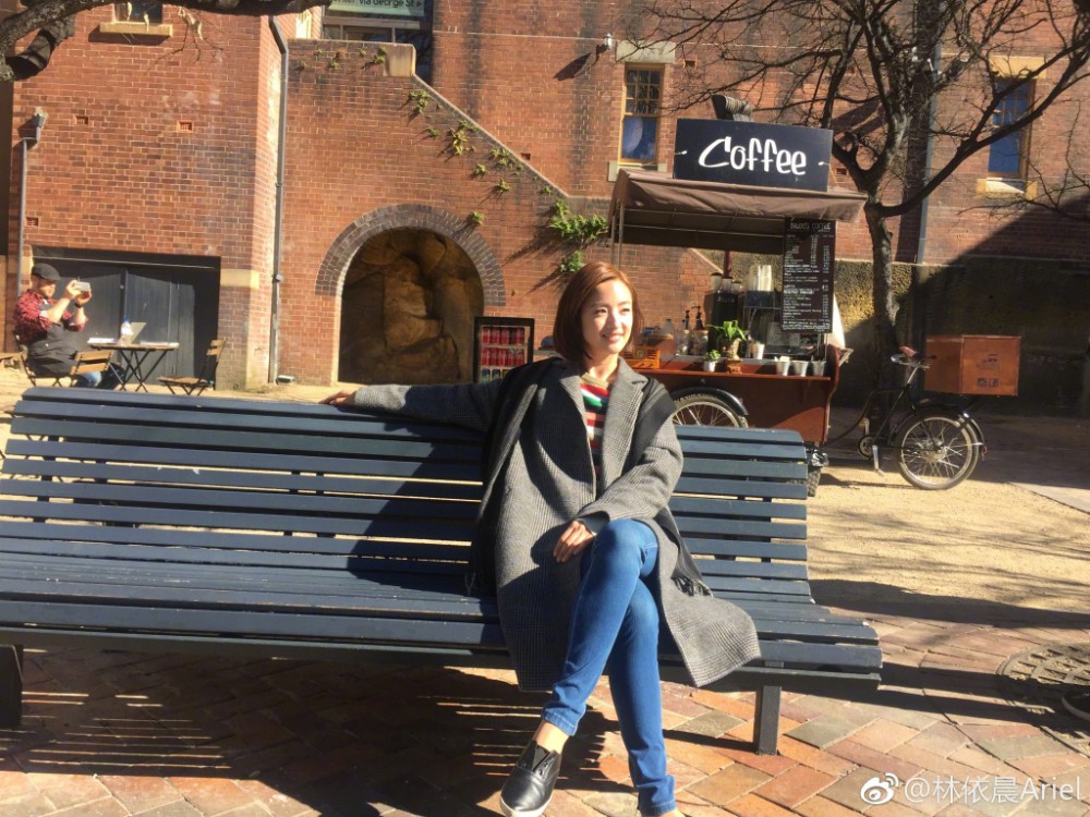 6a661712gy1fih70fj9rcj22io1w0x6q