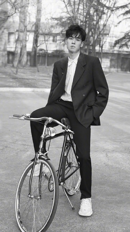 77ec2b70ly1fnmumi1q2hj21221vodtq