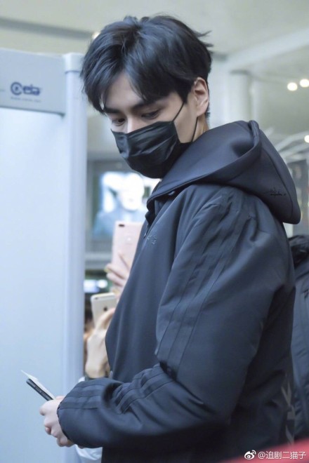 ad884161gy1fna3fvnvwxj20qo140q5c