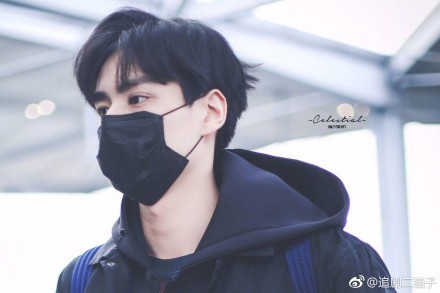 ad884161gy1fna3fwco75j21400qo424