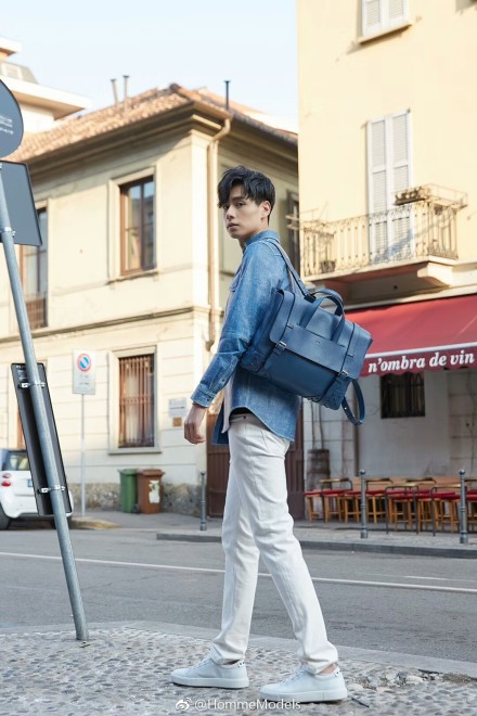 c242db8cly1fnkjxzaiagj20u0190qt5