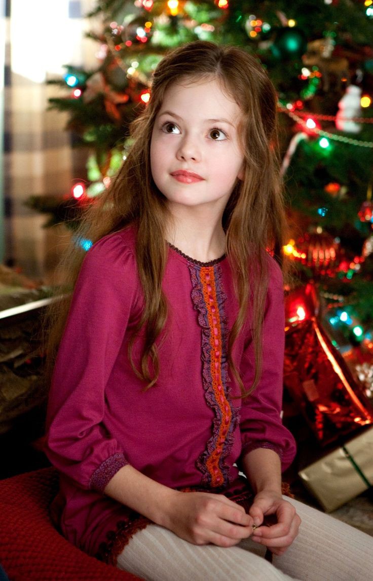 dc6259e2a931dca60f49ab484365fff9--twilight-renesmee-twilight-saga
