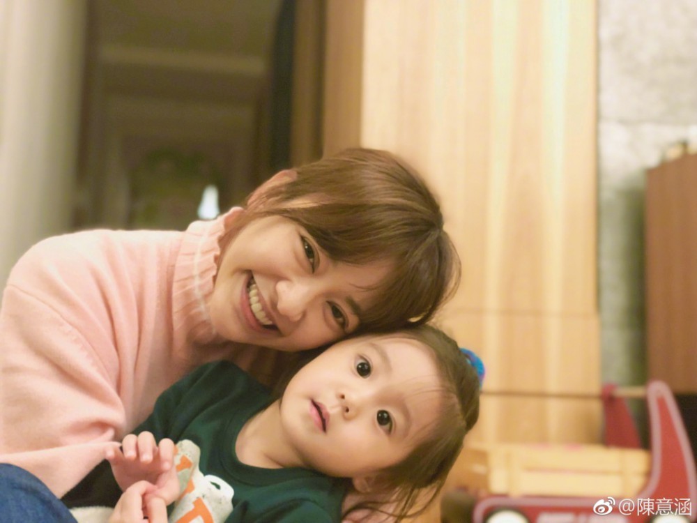 4df12e06gy1fmhbtgv1bqj23402c0b29