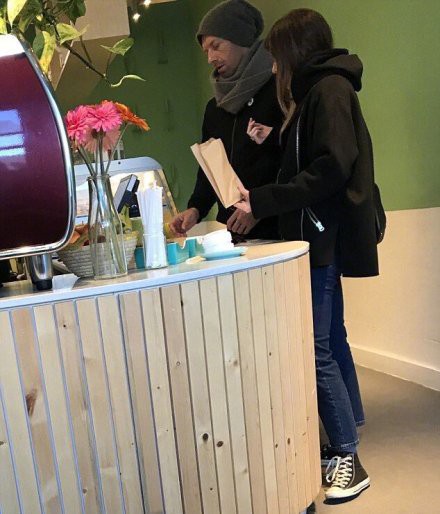 6b7c5633gy1fonhjcs1nij20hm0kk0vb