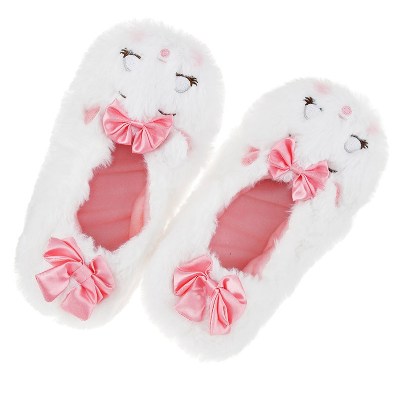Q218CAT_ROOM_SHOES