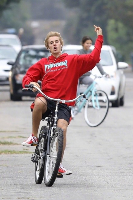 a67388a0gy1fonwznk3n1j20j60srgqs