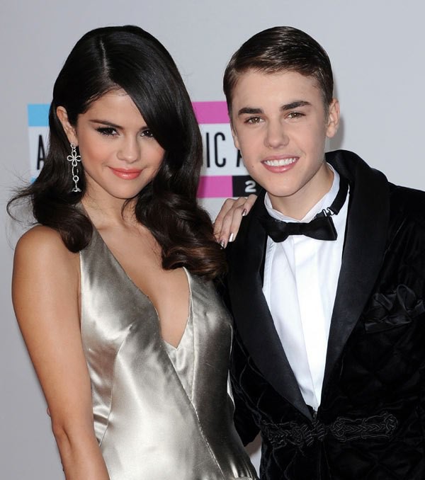 selena-gomez-justin-bieber-young-hollywood-awards-ftr