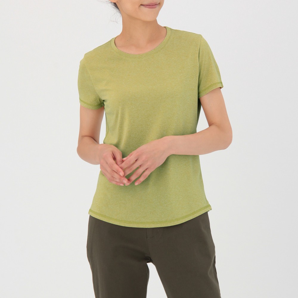 女吸汗速乾聚酯纖維短袖T恤(650→450,-31%) :使用適合輕度動態活動、具適度伸縮性和觸感柔軟的聚酯纖維素材。也適合日常休閒穿著。