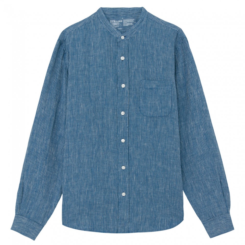 男法國亞麻水洗直紋立領襯衫(1390→1190,-14%):將法國亞麻的質地完整呈現,並經過水洗加工後,觸感更加棉柔。直線的剪裁設計為其特點。