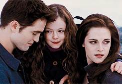 Edward-Bella-Renesmee-isabella-marie-cullen-35751990-245-170-1432739367