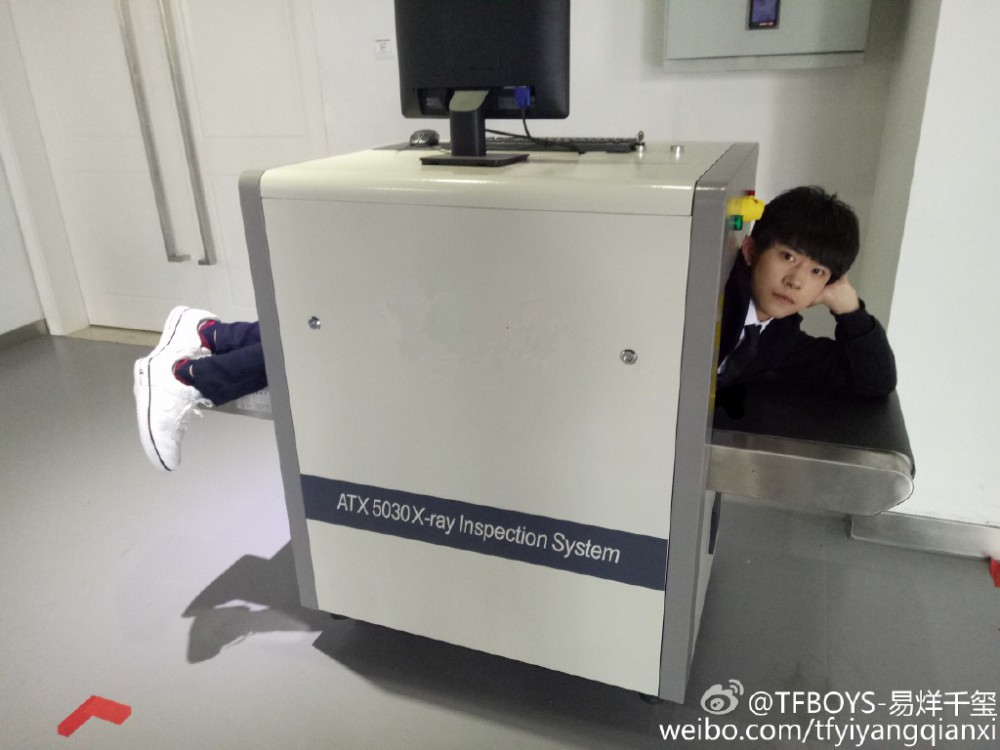 d7f7faddgw1f1l79zu0xgj21w01ezqpl