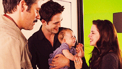 tumblr_mkjmnr34fW1qdv8gho2_250