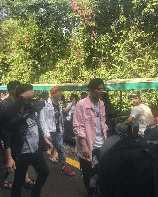 0073J5Gzly4fq9w31w5z1j30f20irgng