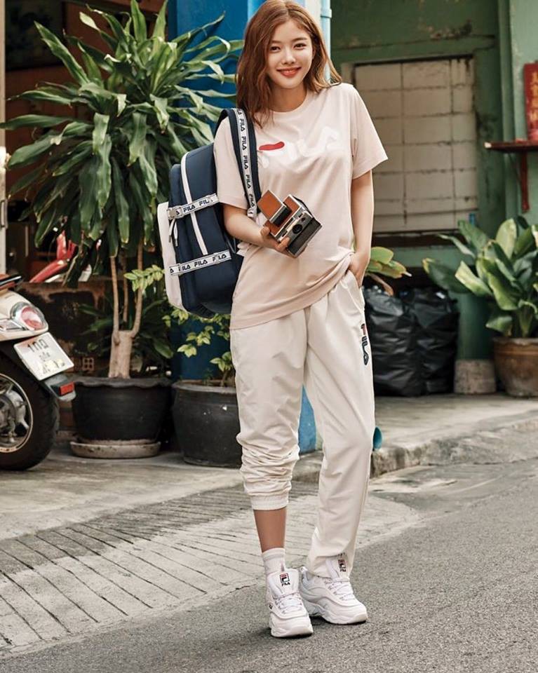 26112090_916222511867548_2696209861518760161_n