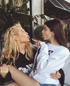 4f76069ae02f9bc639eef490389064e0