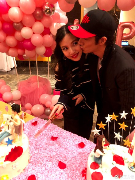 6ae35d94ly1fqcsxrdamtj22c0340b29