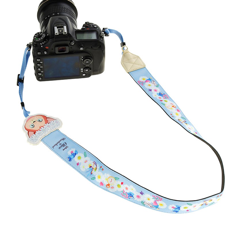 Q318GF_CAMERA_STRAP_ALICE_2