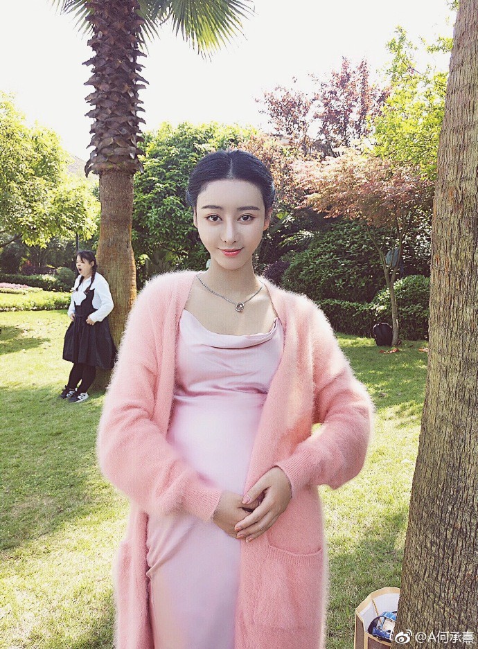 aedb3eddgy1fqcj9gh4zej210u1e0u03