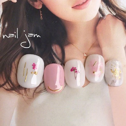 aeebd2e9gy1fpjcawr4s3j20hs0hs0vn