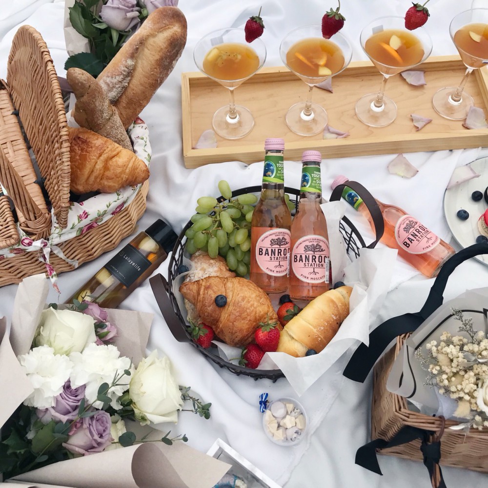 [圖說5] 俯拍滿滿野餐食物照 (1)