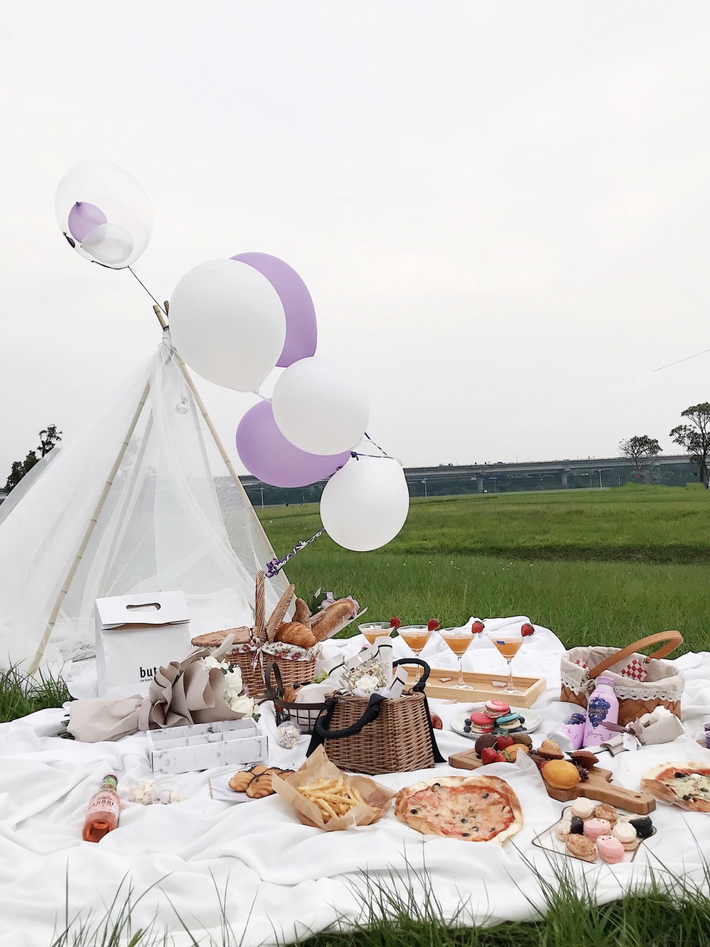 [圖說6] 天空與草地背景元素，天空vs草原各1比1 (1)