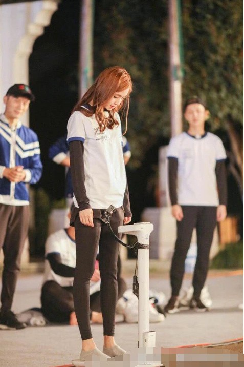 0070ymWJly1fr0blnrd8cj30d90jw4cx