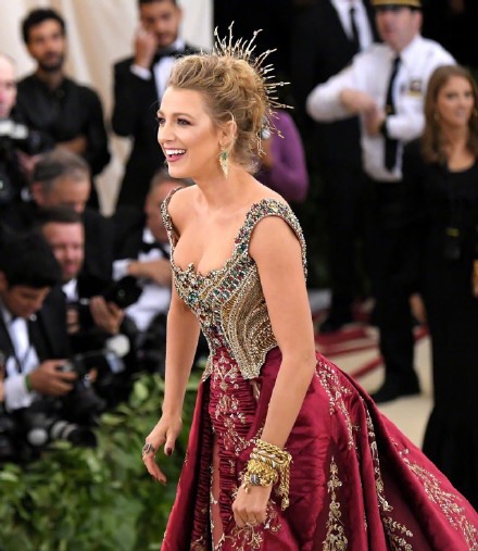 699132e6ly1fr3s1gj2b8j20zk1507dl