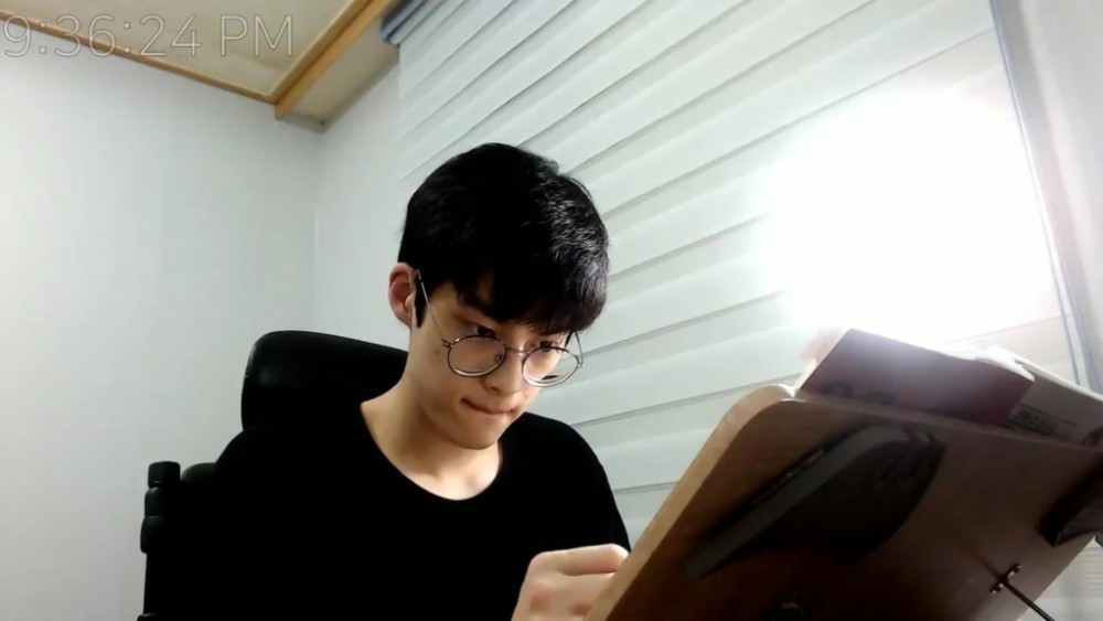 9d321ff6gy1fr75qz14muj21z4140e81