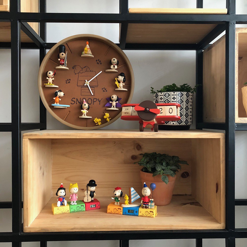 主打史努比超療癒木質商品,質感實用兼具。
