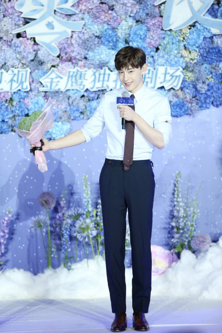 61ab8006gy1fsgm9hyk53j22kw3vc1l3