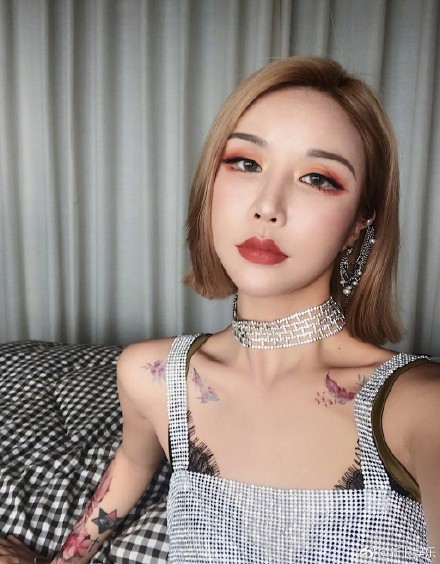 61e7f4aaly1fscyku6xxwj20sg10gn74