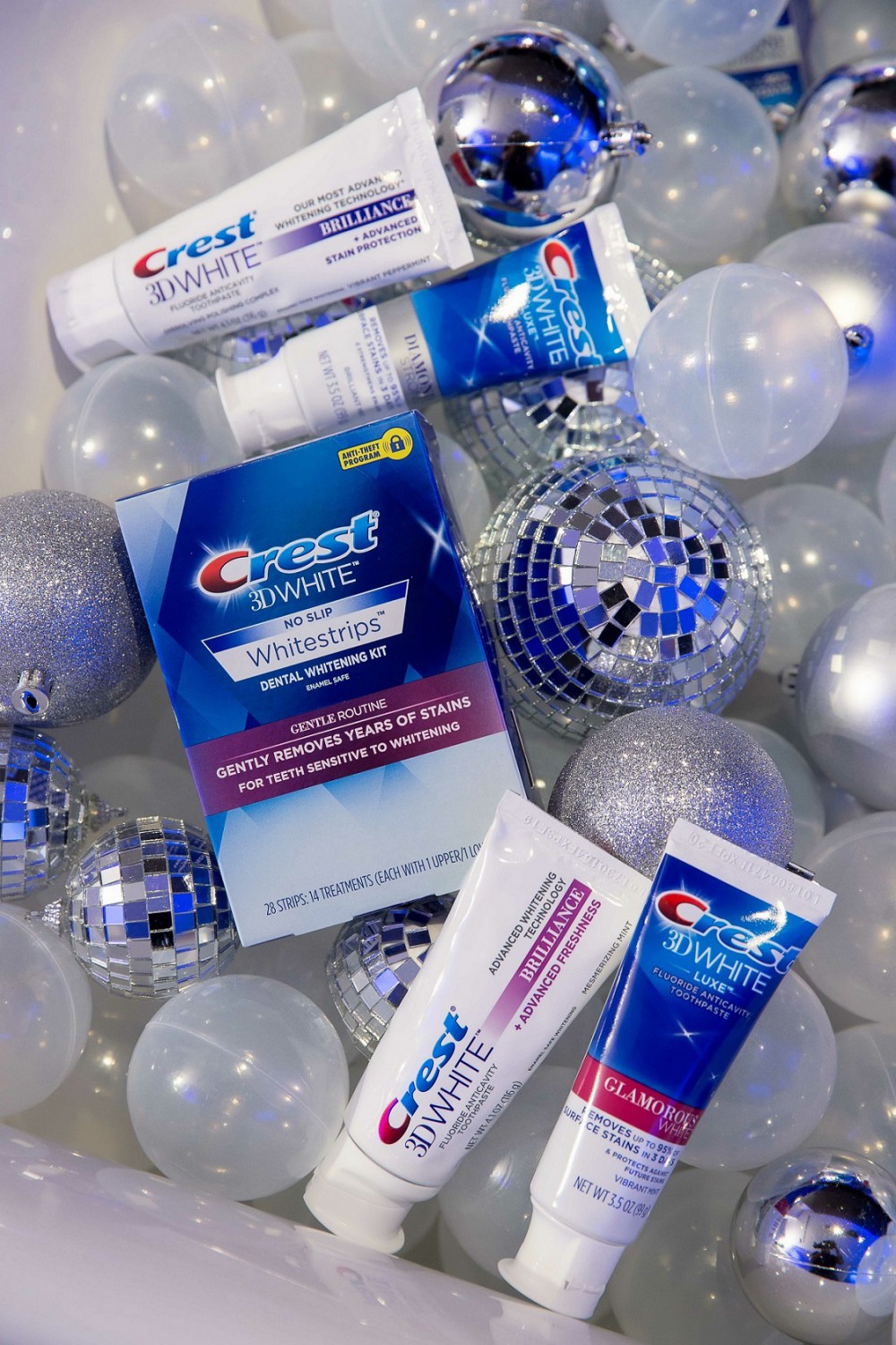 時尚圈最火的Crest紅唇神器 打造零尷尬鑽白微笑