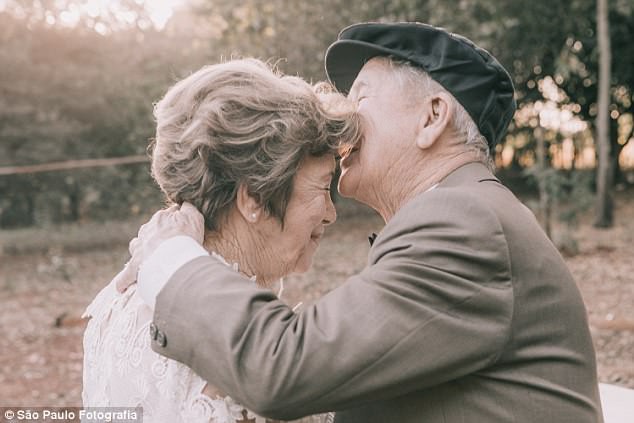 44BCE78700000578-4922344-image-a-34_1506445300494