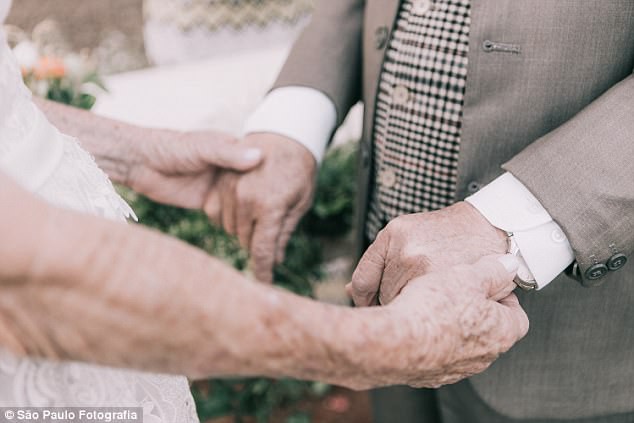 44BCE7A700000578-4922344-image-a-36_1506445306277