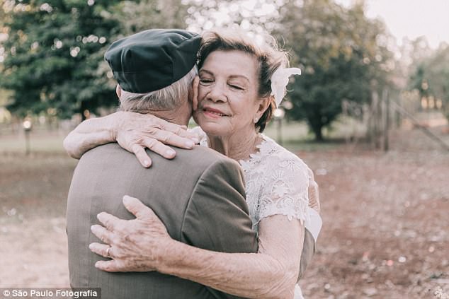 44BCE7B000000578-4922344-image-a-40_1506445320128