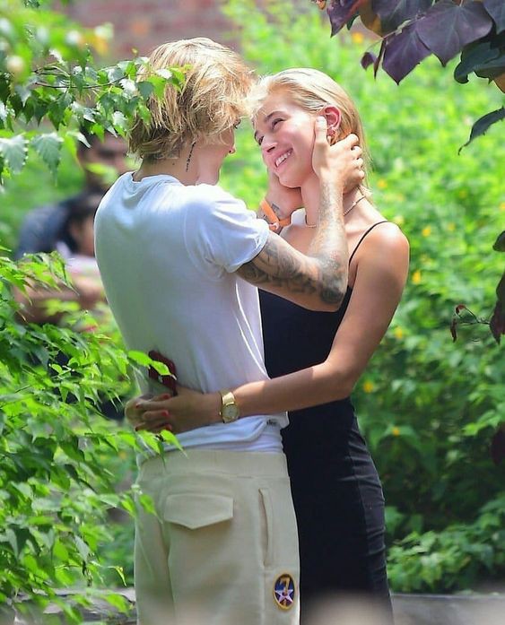 493b27778aa5c39fe6d09bbd9feffd71