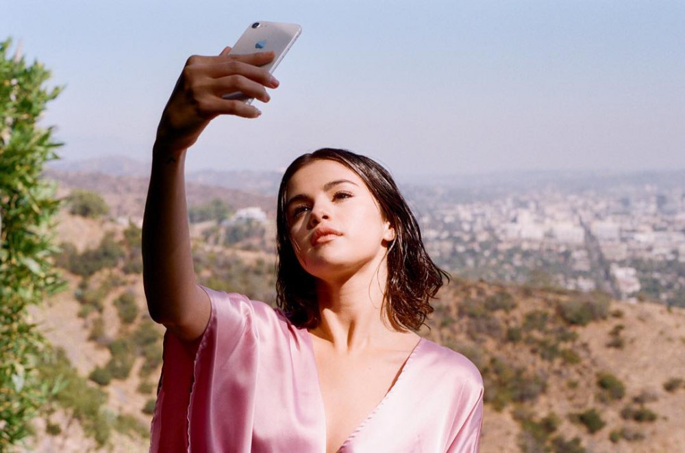 selenagomez_22802224_160937671169750_7214613822470881280_n