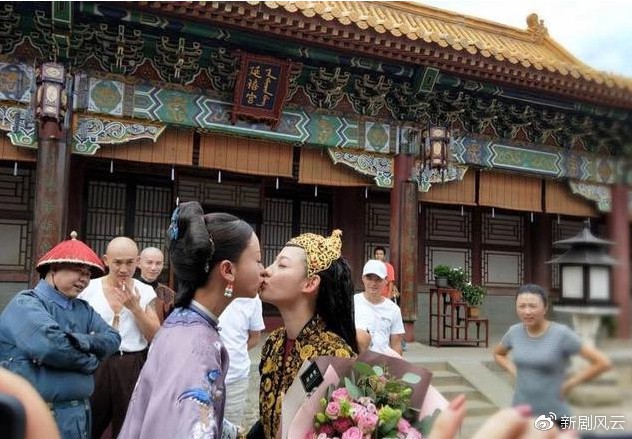 0076EdAQly1ftxgqei3nej30hk0c7k6j