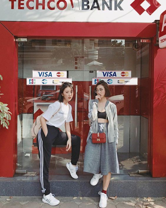 4407908ecd727417f9d4488b3639f512