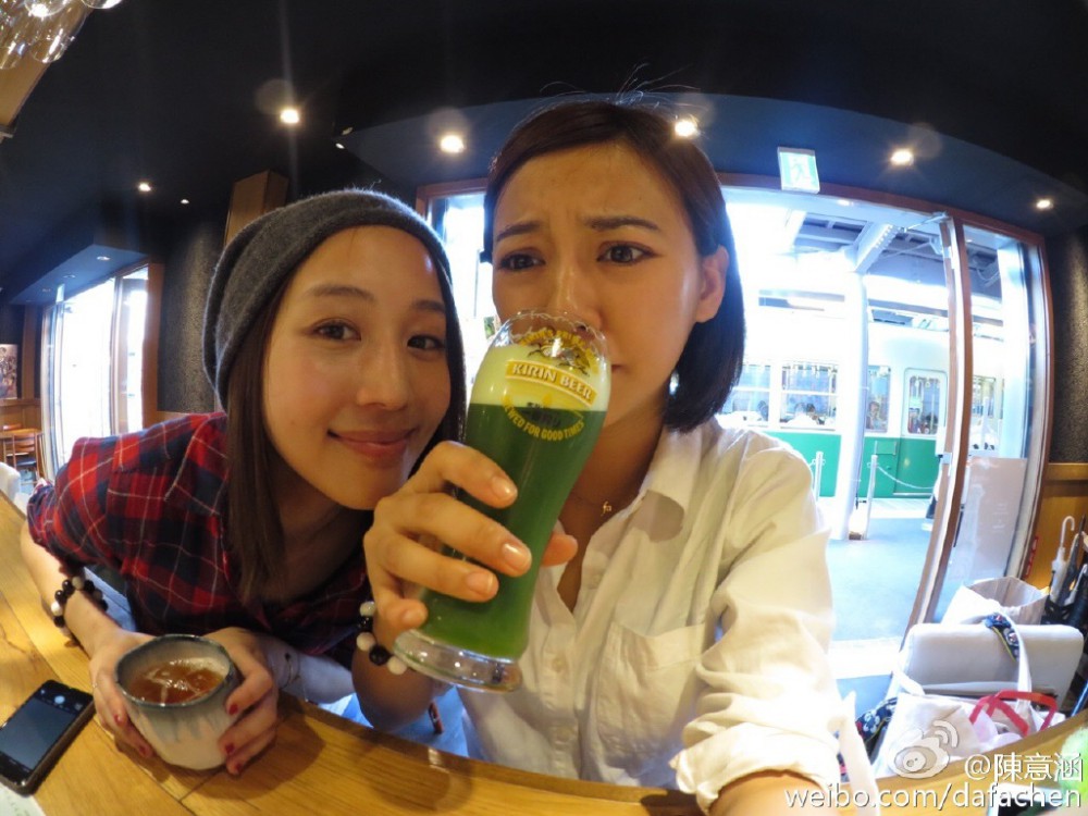 4df12e06jw1f7ht3x48ymj20zk0qo10s