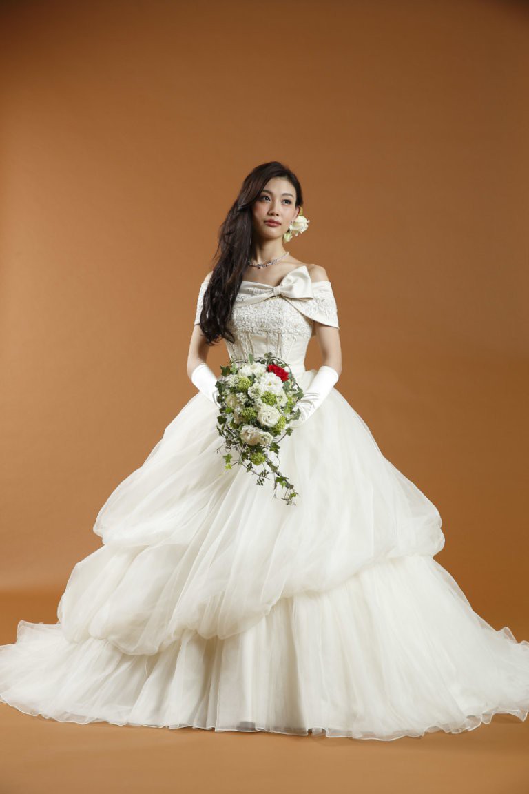 556e7cc9094c25486c9dd442fcd2eba6-768x1152