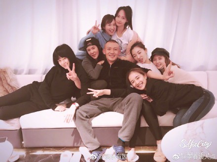 70dfbeb7ly1fuoehj9076j21kw16ou10