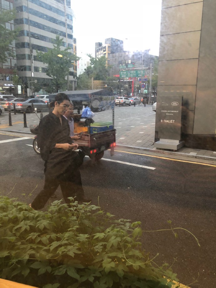 89c31fd4gy1fu3moqivaij22c0340e81