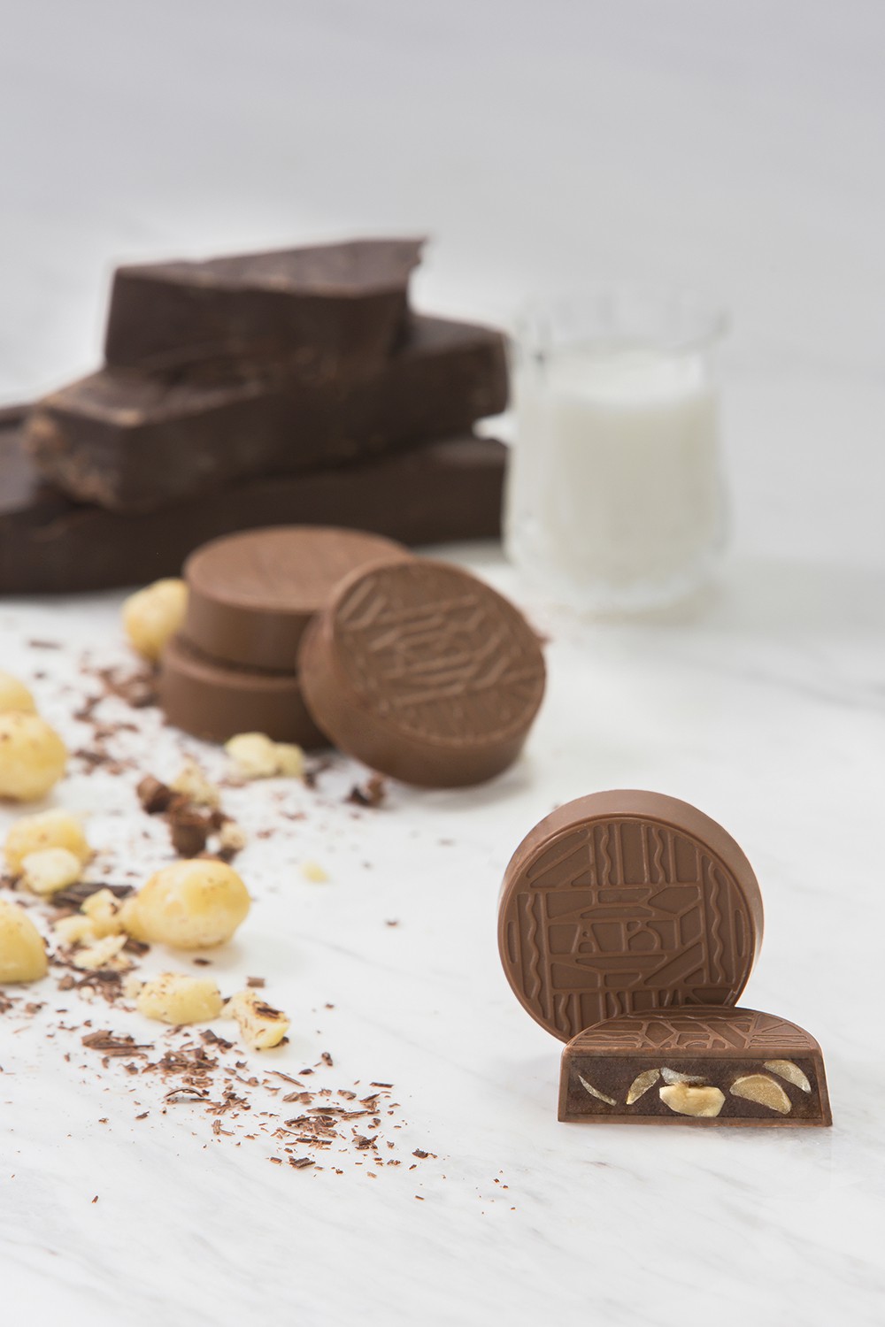 Macadamia Nuts with Milk Chocolate Mooncake